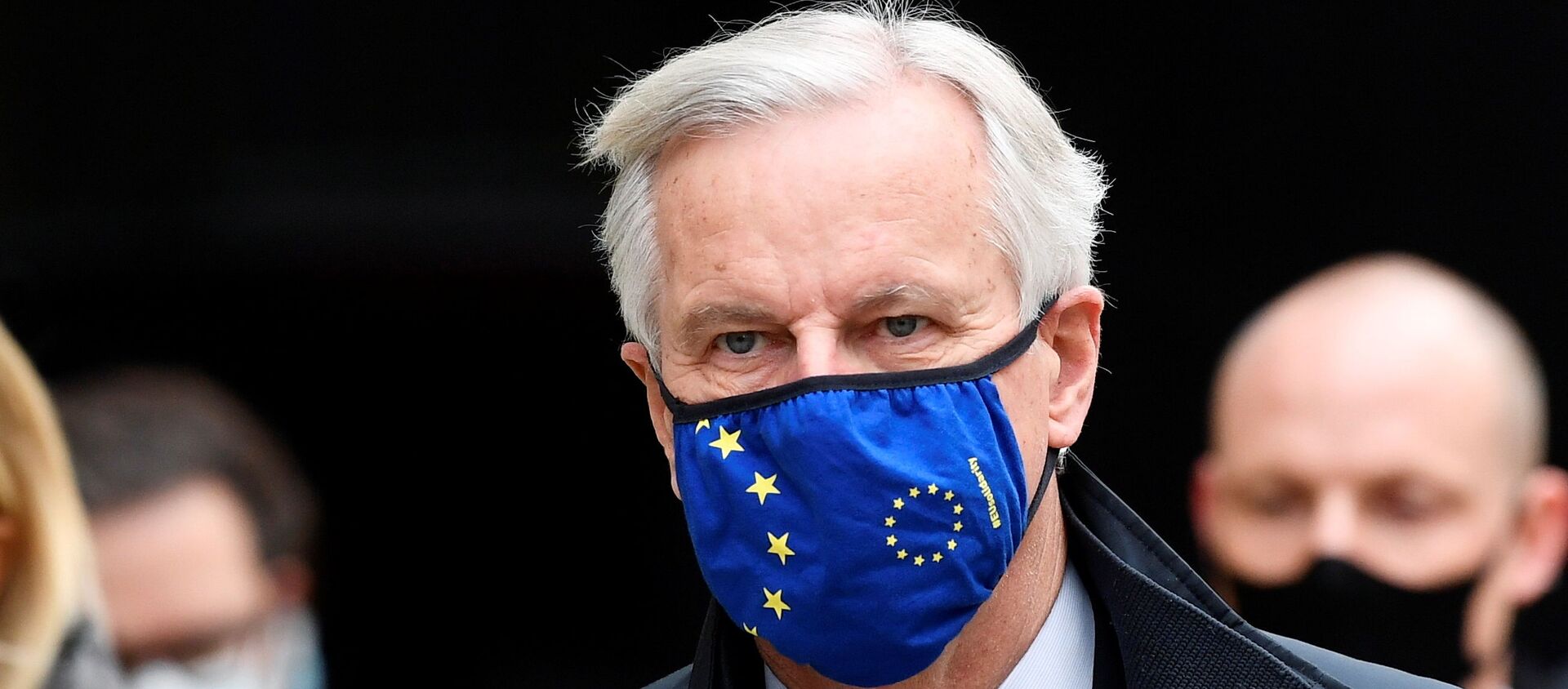 European Union's chief Brexit negotiator Michel Barnier wearing a face mask walks to Brexit trade negotiations in London, Britain, November 11, 2020 - Sputnik International, 1920, 28.11.2020