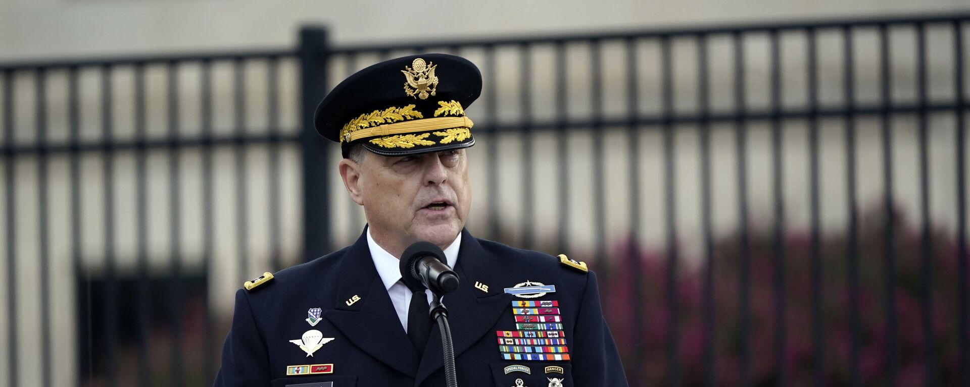 Chairman of the Joint Chiefs Gen. Mark Milley speaks during a ceremony at the National 9/11 Pentagon Memorial to honor the 184 people killed in the 2001 terrorist attack on the Pentagon, in Washington, Friday Sept. 11, 2020 - Sputnik International, 1920, 03.12.2020