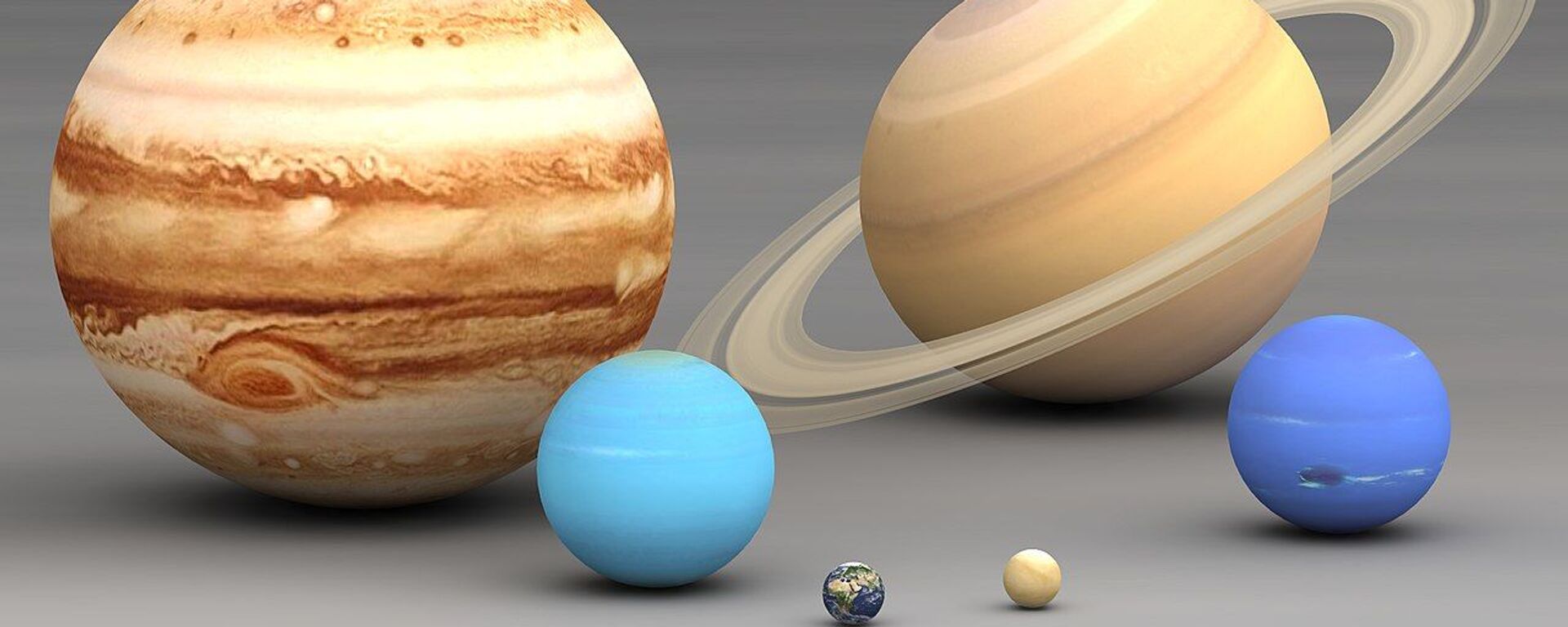 Solar system planets size comparison. Largest to smallest are pictured left to right, top to bottom: Jupiter, Saturn, Uranus, Neptune, Earth, Venus, Mars, Mercury - Sputnik International, 1920, 04.12.2020