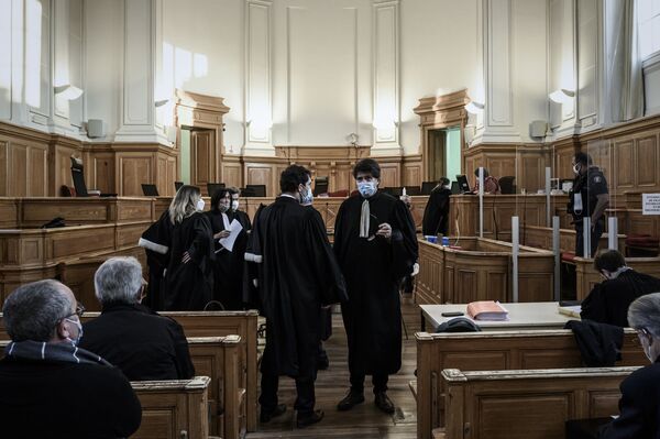 Former Surgeon Receives 15-Year Prison Term in France's Biggest Paedophilia Case, Reports Say - Sputnik International