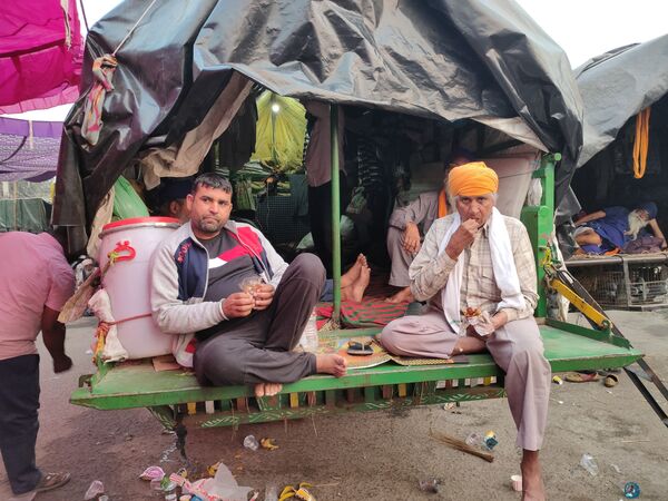 Our Fight Won't Stop Despite Death of ‘Sons of Soil’: Farmers Keep Protesting in India - Videos Our Fight Won't Stop Despite Death of ‘Sons of Soil’: Farmers Keep Protesting in India - Videos - Sputnik International