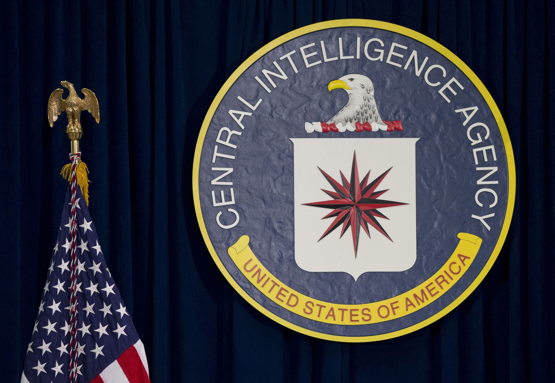 This April 13, 2016 file photo shows the seal of the Central Intelligence Agency at CIA headquarters in Langley, Va.  - Sputnik International, 1920, 02.11.2021