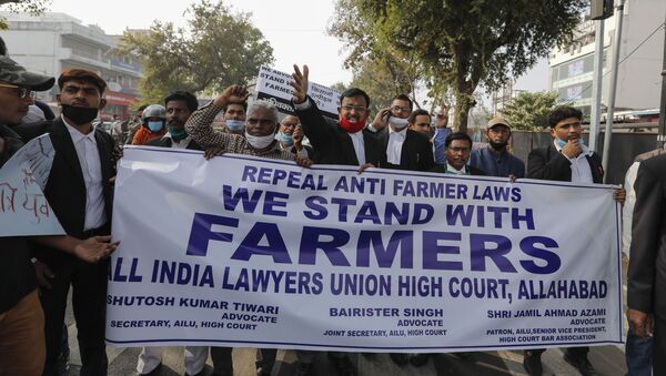 Lawyers march in support of farmers during a nationwide farmers' strike in Prayagraj, Tuesday, Dec. 8, 2020 - Sputnik International