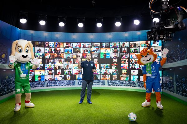 Gazprom's Football for Friendship Programme Sets New Guinness World Record Gazprom's Football for Friendship Programme Sets New Guinness World Record - Sputnik International