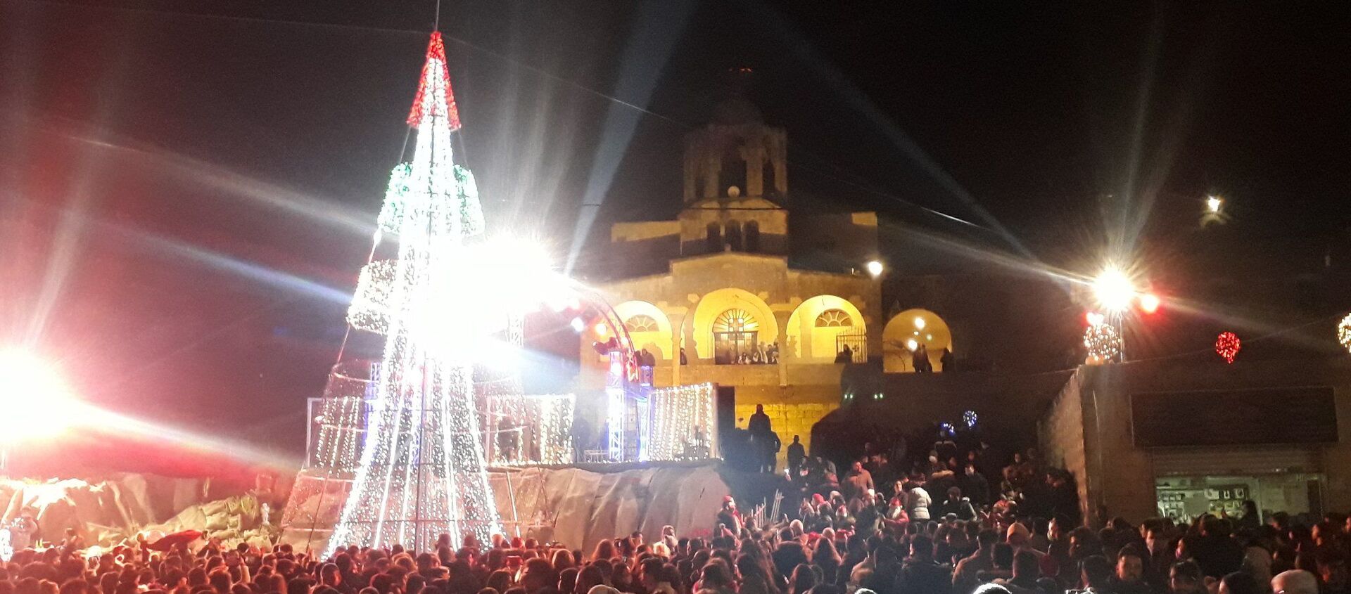 Christmas treet in Wadi al-Nasara, Homs, Syria. - Sputnik International, 1920, 15.12.2020