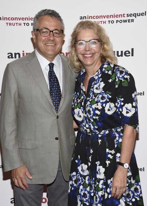 Journo Claims Married 'Zoom Masturbator' Jeffrey Toobin Once Left Her 'Pervy' Voicemail  - Sputnik International