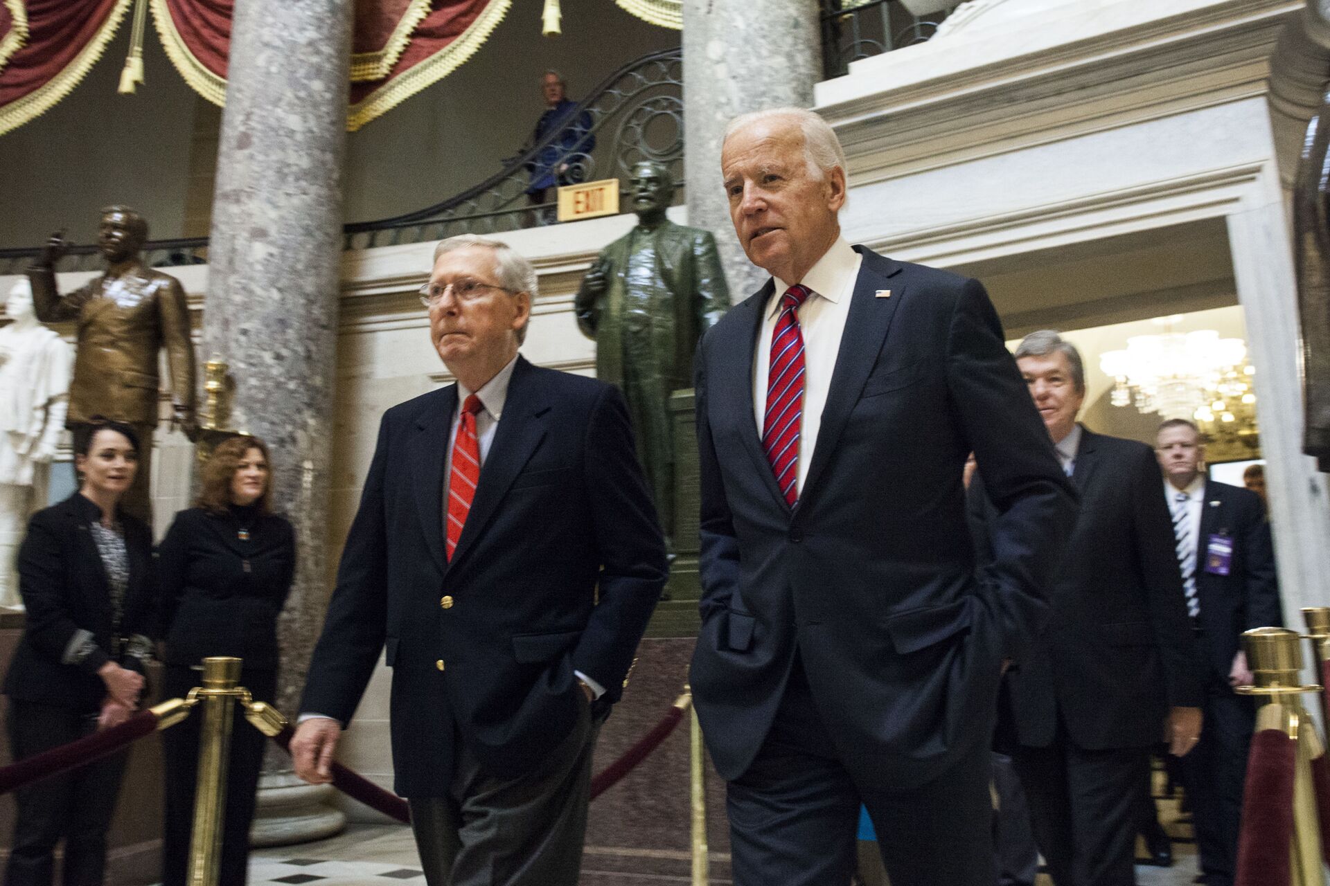 Republican Senate Majority Leader Mitch McConnell and Vice President Joe Biden, 2017 file photo. - Sputnik International, 1920, 06.10.2021