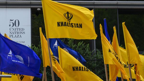 Khalistan flags fly as Sikhs for Justice hold a march and rally at the United Nations Headquarters on Indian Independence day, highlighting the human rights abuses of Sikhs in Punjab by Indian Prime Minister Narendra Modi's government August 15, 2019 in New York.  - Sputnik International