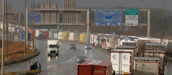 Truck traffic in Calais as Brexit nears - Sputnik International