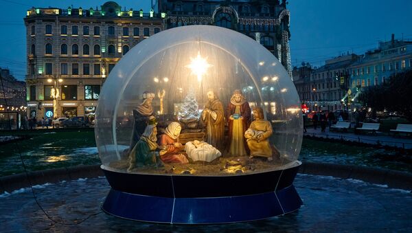 Installation Christmas Nativity Scene at the Kazan Cathedral in St. Petersburg - Sputnik International