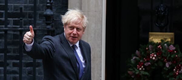 British Prime Minister Boris Johnson gives the thumbs-up. - Sputnik International