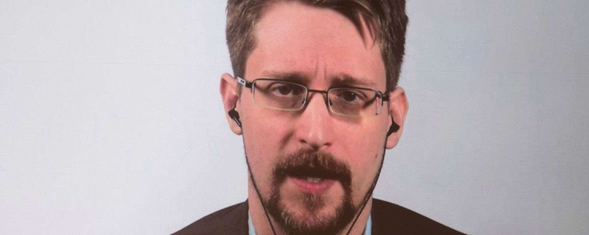 A picture of former US NSA Contractor Edward Snowden posted on Twitter - Sputnik International, 1920, 21.01.2022