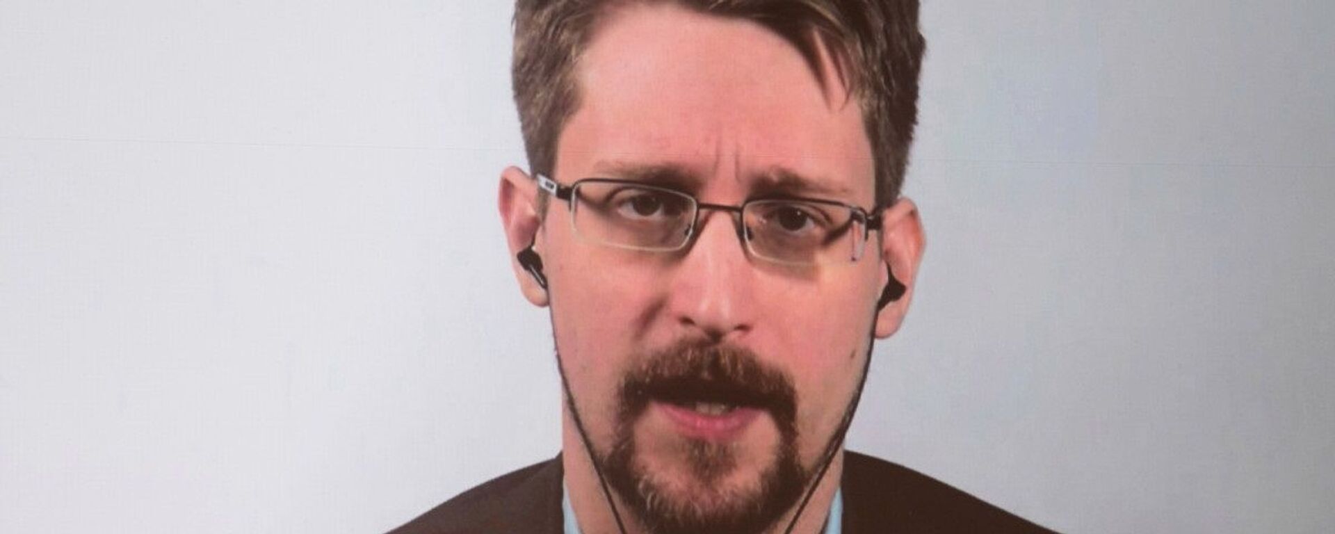 A picture of former US NSA Contractor Edward Snowden posted on Twitter - Sputnik International, 1920, 19.07.2021