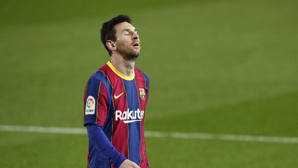 Barcelona's Lionel Messi looks dejected - Sputnik International