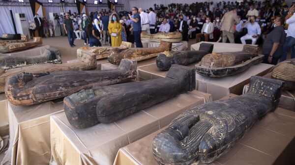 Обнаруженные 59 саркофагов с мумиями в Египте - Sputnik International
