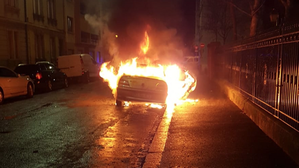 One of over 30 cars burned on New Year's Eve 2021 in France's Strasbourg - Sputnik International