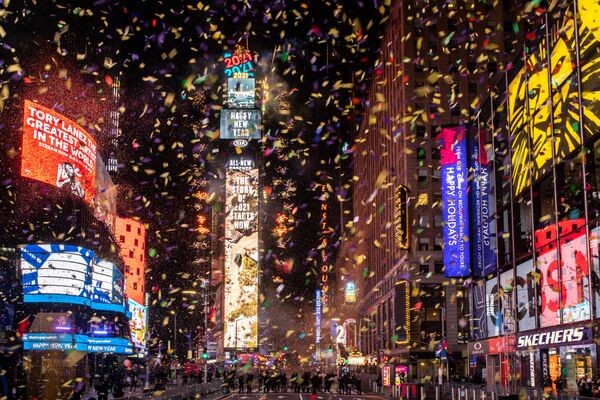 World Celebrates New Year Amid COVID-19 Restrictions - Sputnik International