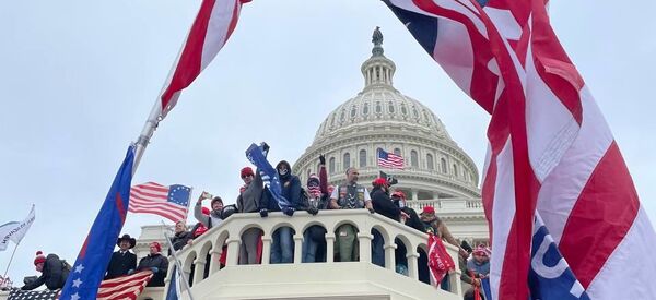 Demonstrators protest outside US Capitol Building in Washington to contest the certification of the 2020 presidential election results by the US Congress, 6 January 2021 - Sputnik International