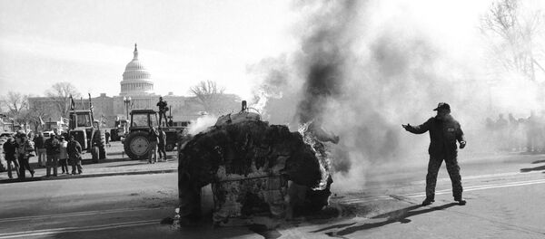 A farmer protesting near the Capitol in 1979 A farmer protesting near the Capitol in 1979 - Sputnik International