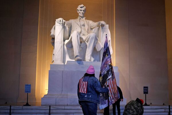 Trump ‘Threw America Under the Bus’, Pentagon Officials Reportedly Claimed In Wake of Capitol Riot - Sputnik International