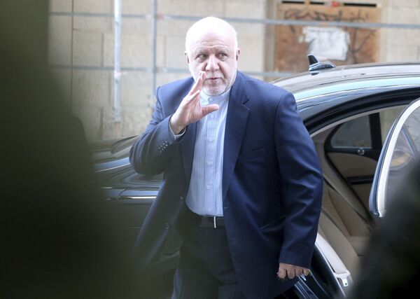 Trump Joins the List: Politicians, Activists, and Journalists Who Have Been Blocked by Twitter  - Sputnik International