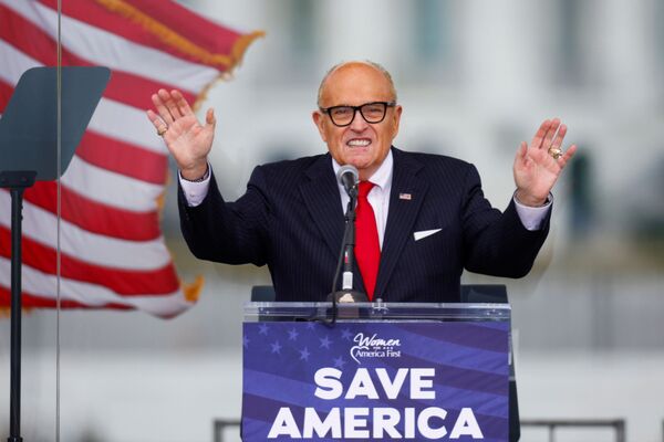 ‘Offended’ Trump Reportedly Told Aides to Forgo Paying Rudy Giuliani Legal Fees Amid 'Frayed Ties' ‘Offended’ Trump Reportedly Told Aides to Forgo Paying Rudy Giuliani Legal Fees Amid 'Frayed Ties' - Sputnik International