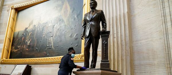 US Capitol Clean-Up Begins Prior to Inauguration Day US Capitol Clean-Up Begins Prior to Inauguration Day - Sputnik International