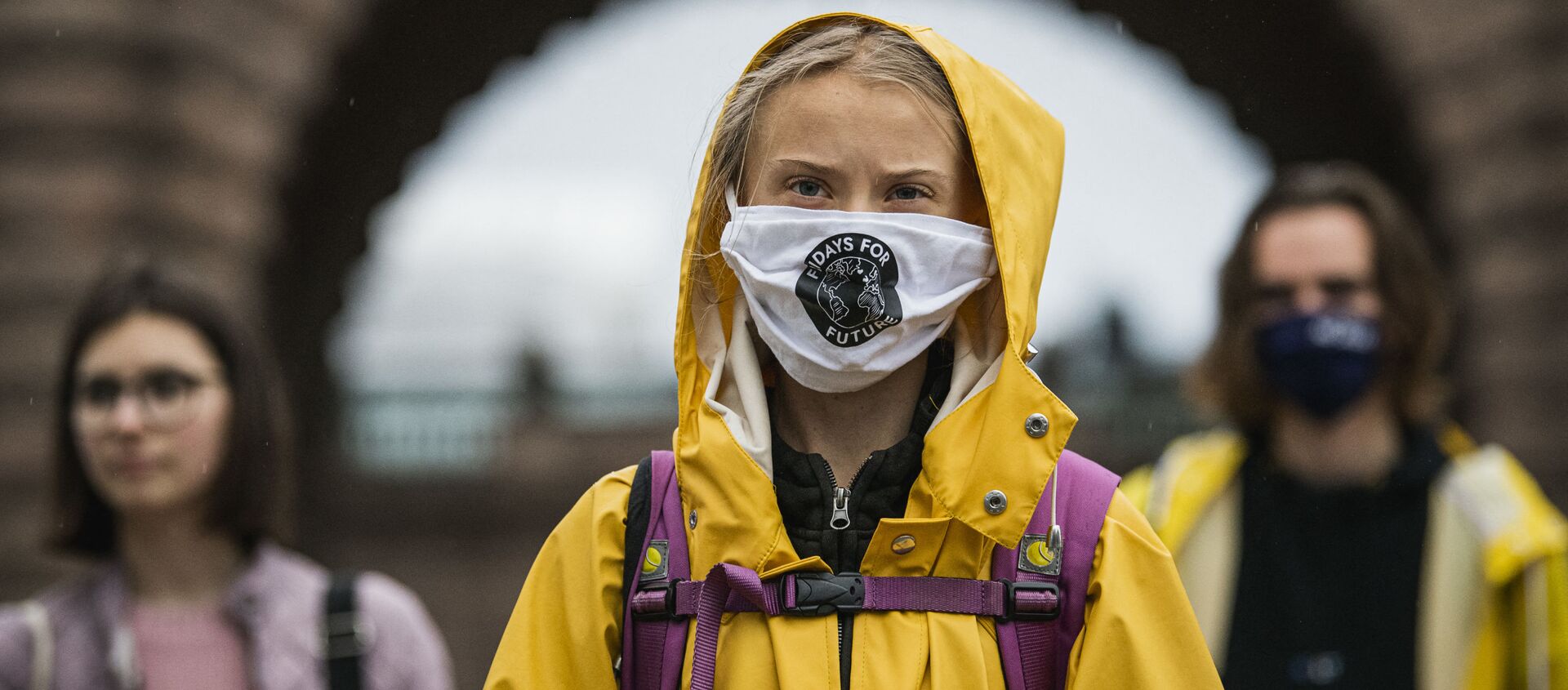 Swedish climate activist Greta Thunberg protests during a Fridays for Future protest in front of the Swedish Parliament Riksdagen in Stockholm on October 9, 2020 - Sputnik International, 1920, 05.02.2021