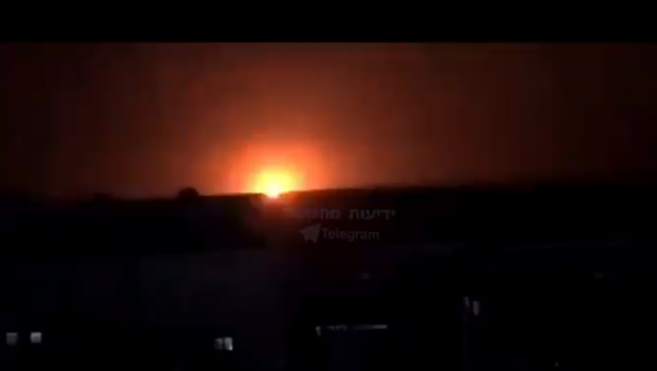 Screenshot from the video allegedly showing aftermath of the Israeli attacks in the area of Deir Ezzor and Abu Kamal, Syria - Sputnik International
