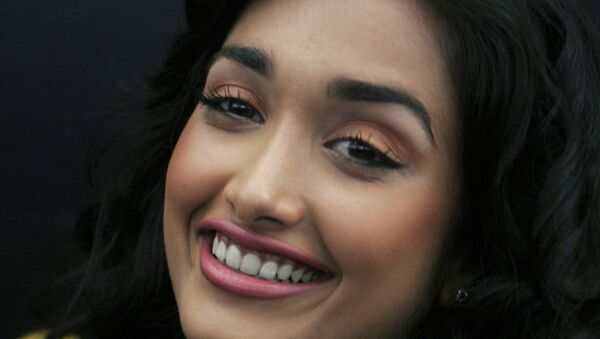 FILE - In this Dec. 19, 2008 file photo, Bollywood actress Jia Khan smiles during a promotional event of her forthcoming Hindi movie Ghajini in Bangalore, India. Police said the son of a Bollywood couple was arrested Monday, June 10, 2013 on suspicion of abetting the suicide of Khan.  - Sputnik International