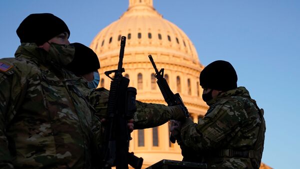 Members of the National Guard gather at the U.S. Capitol in Washington - Sputnik International