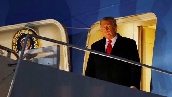 U.S. President Donald Trump disembarks from Air Force One at Joint Base Andrews in Maryland - Sputnik International