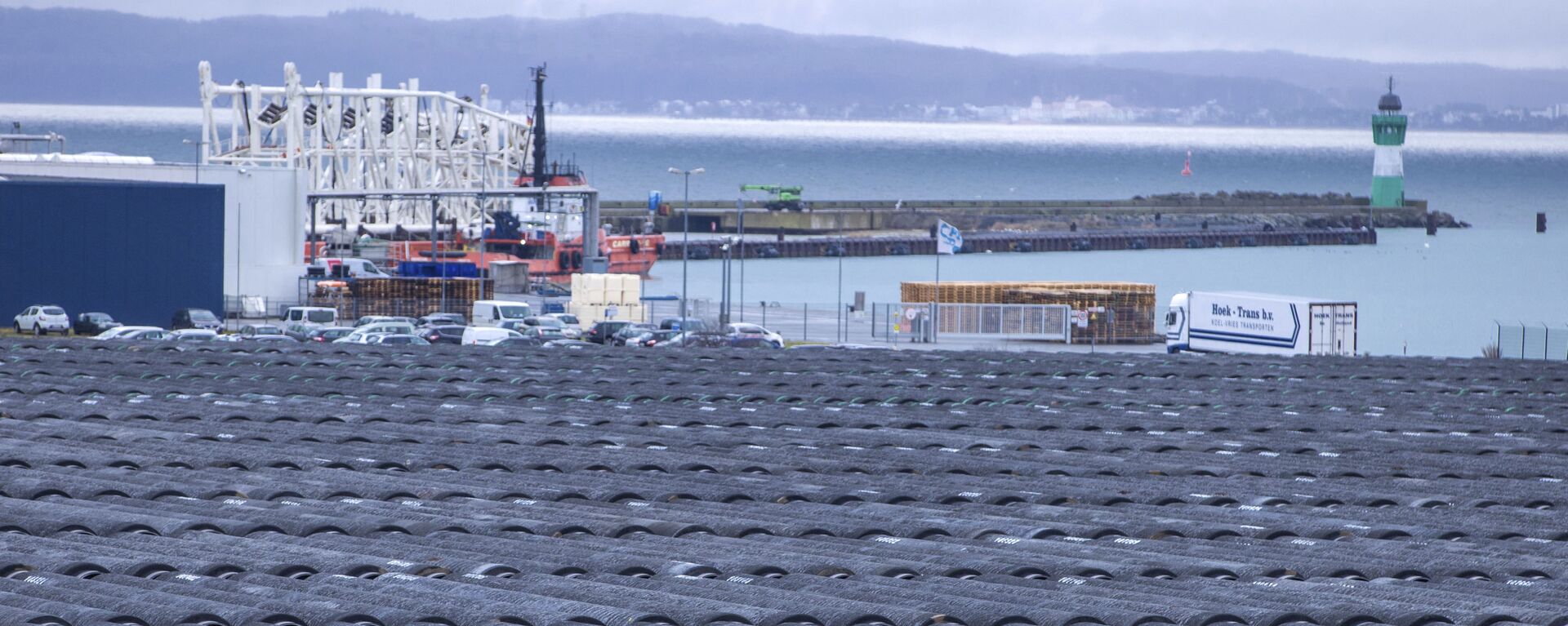 Pipes for the construction of the Nord Stream 2 natural gas pipeline from Russia to Germany and the Baltic Pipe from Denmark to Poland are stored at the port of Mukran in Sassnitz on the island of Ruegen, Germany, Wednesday, Jan. 6, 2021 - Sputnik International, 1920, 14.09.2022