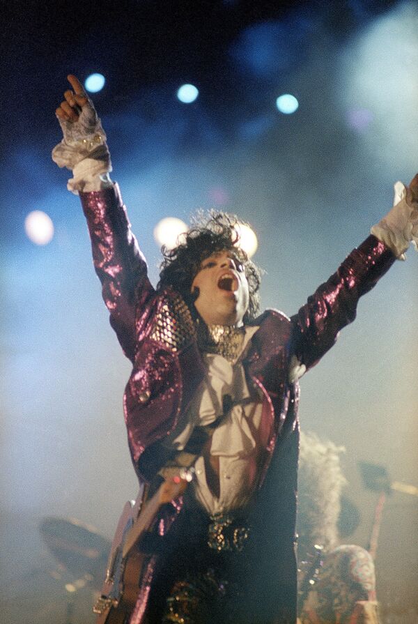 'Exhilarating and Terrifying': What Bowie, Jackson and Jobs Thought of the Internet in the Nineties - Sputnik International