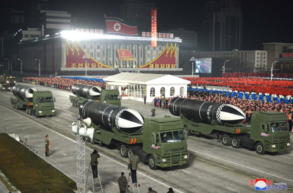 Photos: DPRK Unveils New Submarine-Launched Ballistic Missile, Short-Range Weapon in Military Parade - Sputnik International