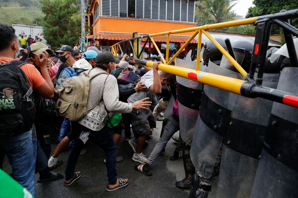 Migrant Caravan Heads to US From Honduras, Calls on Biden Administration to 'Honor Its Commitments' Migrant Caravan Heads to US From Honduras, Calls on Biden Administration to 'Honor Its Commitments' - Sputnik International