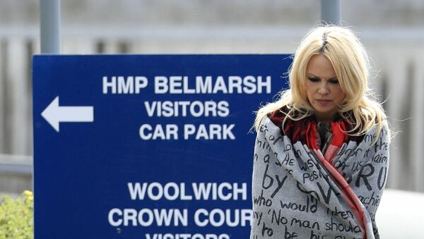 US actress Pamela Anderson leaves Belmarsh Prison in south-east London, after visiting WikiLeaks founder Julian Assange, Tuesday May 7, 2019.  - Sputnik International