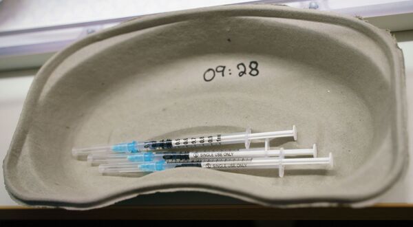 Scottish Hospital Wastes Dozens of Pfizer Vaccine Doses, Reports Suggest - Sputnik International