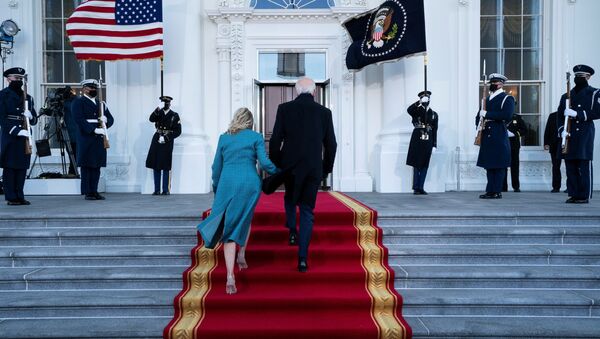 U.S. President Joe Biden and first lady Jill Biden arrive at the North Portico of the White House in Washington, DC, U.S. January 20, 2021.  - Sputnik International