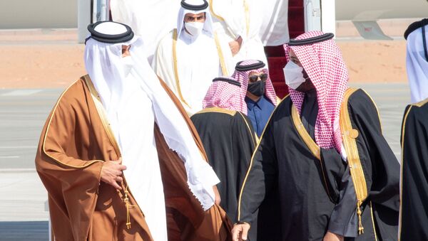 Saudi Arabia's Crown Prince Mohammed bin Salman welcomes Qatar's Emir Sheikh Tamim bin Hamad al-Thani upon his arrival to attend the Gulf Cooperation Council's (GCC) 41st Summit in Al-Ula, Saudi Arabia January 5, 2021 - Sputnik International