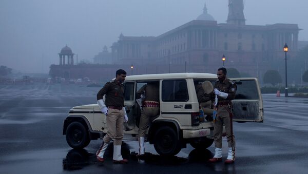 India's Central Reserve Police Force personnel arrive to take part in the rehearsal for the Republic Day parade early morning in New Delhi, India, January 6, 2021 - Sputnik International