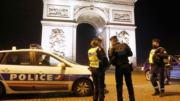 French police patrol in front of Arc de Triomphe on the Champs Elysees  - Sputnik International