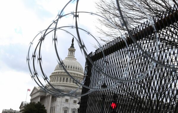 US Police Chief Calls for Permanent Fencing Around Capitol Building Amid Security Concerns - Sputnik International