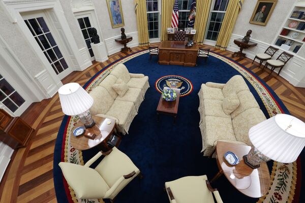 A general view shows the Oval Office as decorated for newly-inaugurated President Joe Biden at the White House, 21 January 2021.   - Sputnik International