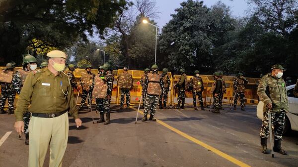Security forces arrive at the site of the explosion near the Israeli Embassy in Delhi, India, on 29 January 2021. - Sputnik International