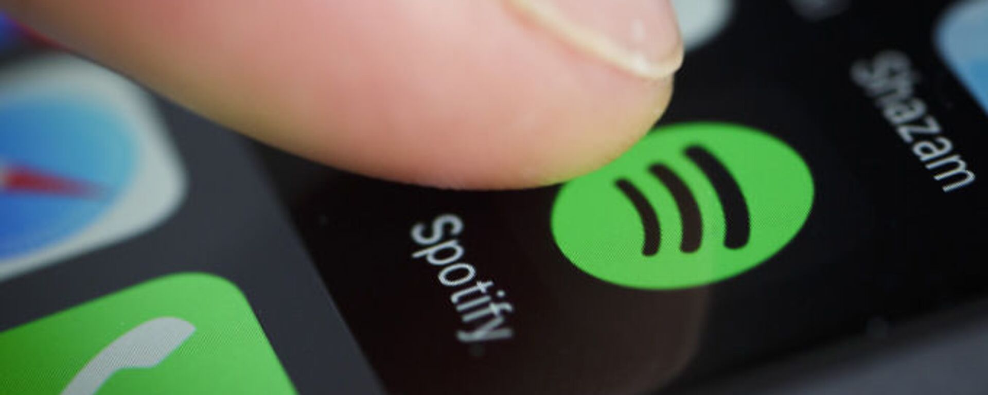 The Logo of streeming service Spotify is displayed on the screen of a smartphone on January 21, 2016 in Berlin, Germany - Sputnik International, 1920, 28.01.2022