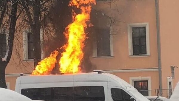 A police car catches fire in Moscow, 31 January 2021 - Sputnik International