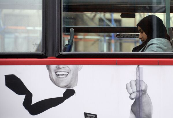 A Muslim woman on a bus in London. - Sputnik International