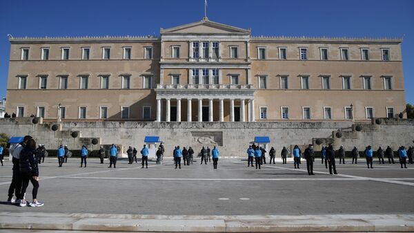 Police guard the Greek parliament during a rally organised by students and teachers against education reforms in Athens, Thursday, Jan. 28, 2021 - Sputnik International