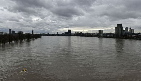 Rhine River's Flooding Disrupts Traffic in Germany  - Sputnik International